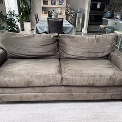Bassett two cushion Micro Suede loveseat free delivery within 20 mile radius of Somers, New York