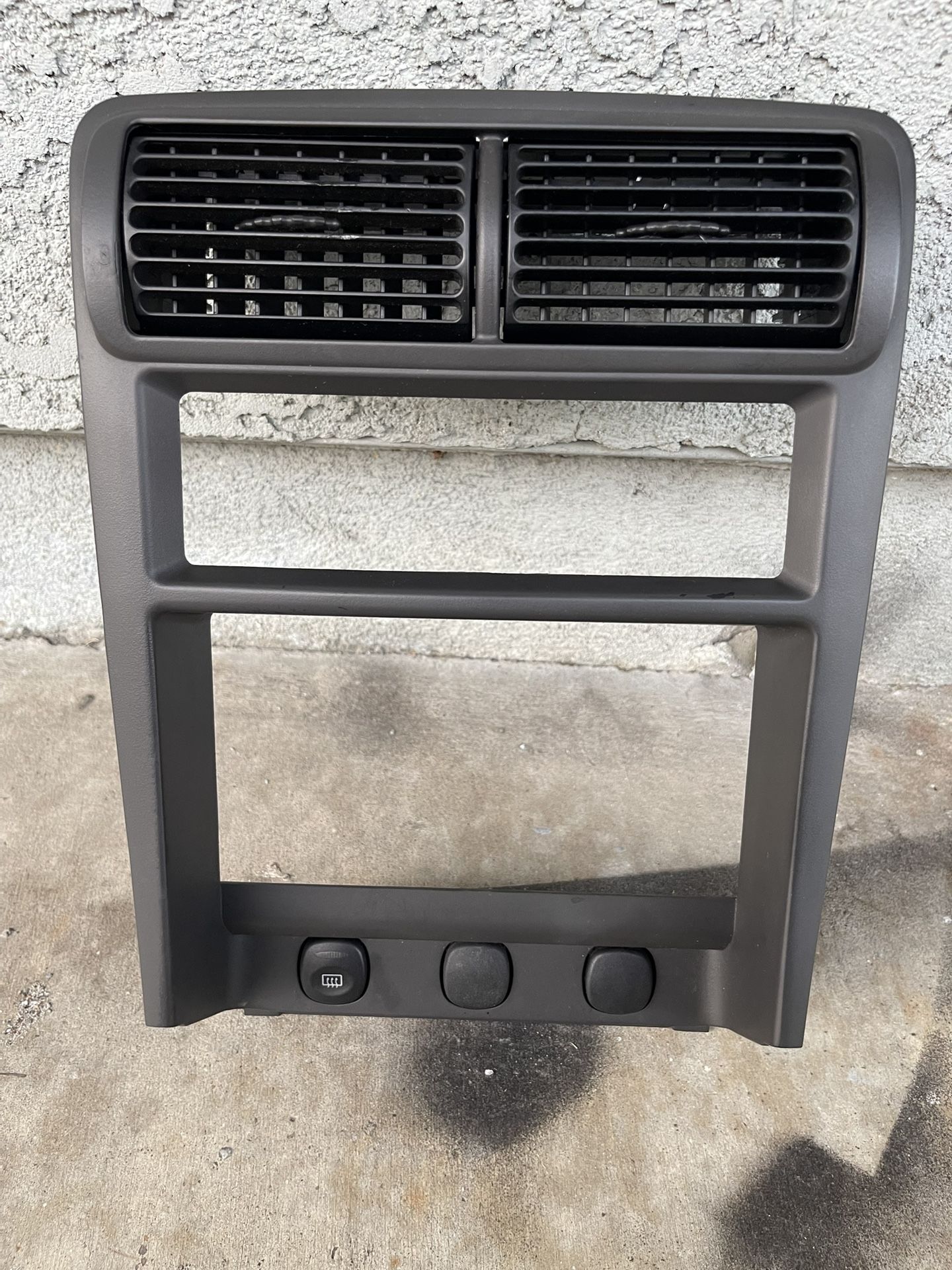 1999 Thru 2004 Mustang Radio Bezel Trim