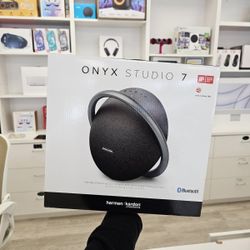 Harman Kardon Onyx Studio 7 Bluetooth Speaker New 