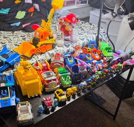 Large PAW Patrol Toy Vehicle and Figure Bundle