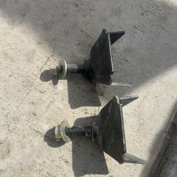 1995 Jeep Wrangler Rear Frame Shock Brackets 