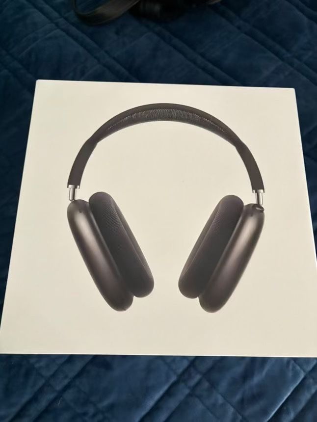 AirPod Max Black Color Apple Product Perfect Condition
