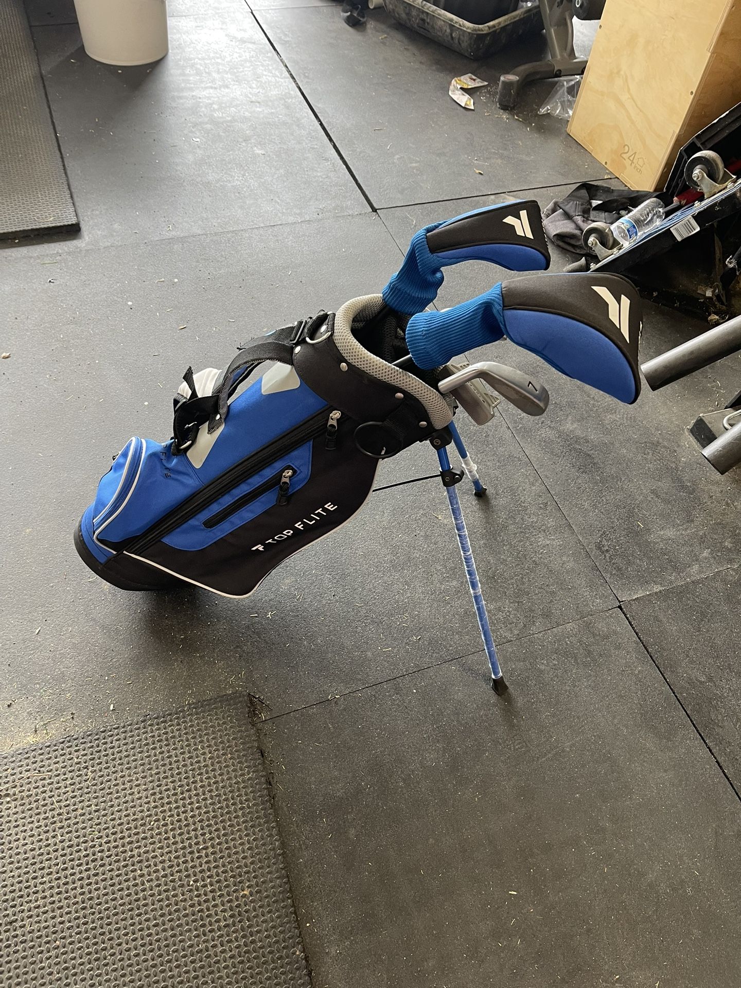 Kids Top Flite Golf Clubs (barely Used)