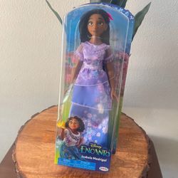 Disney Encanto Isabela 11 inch Fashion Doll Includes Dress, Shoes and Hair Pin