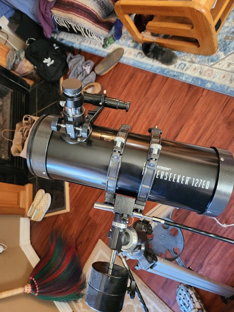 Télescope Celestron PowerSeeker 127EQ - Réflecteur Newton - Monture Équatoriale - Idéal Débutants