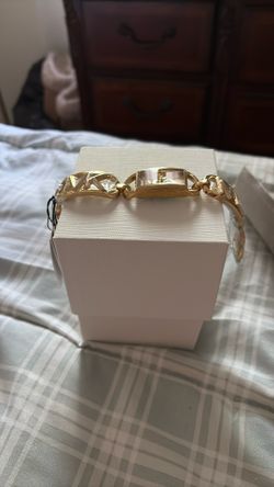 Women’s Watch Michael Kors Band New In Box Up Pick Up Oakmont Cash Only Paid 200.00 Tag Still On There 145.00
