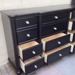 12 DRAWERS DRESSER 