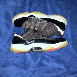 Jordan 11 Low Infrared 