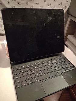 Apple iPad with Magic Keyboard Folio