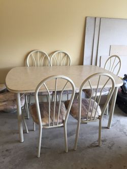 Dining table set