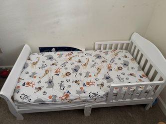 Toddler bed