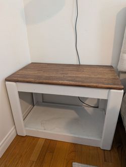 Set of 2 nightstands or end tables