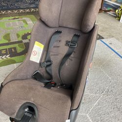 Clek Fllo Car Seat