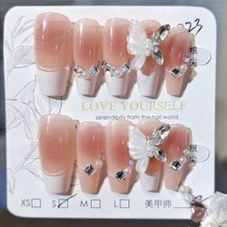 Press Ons + Manicure kit & Glue