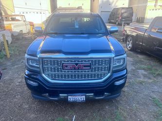2016 GMC denali