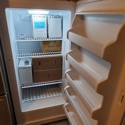 Fridgidaire stand up deep chest freezer