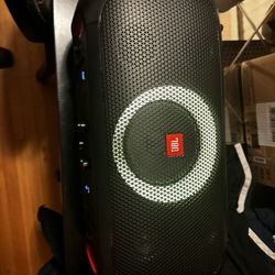 Jbl party to go box
