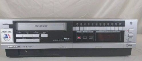 Vintage Sanyo Betacord VCR 4500 Betamax Cassette Player Recorder