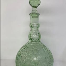 (1) Vintage Indiana Tiara decanter featuring the Chantilly Green color and Sandwich pattern. Made by Indiana Glass Company, (light green). manufacture