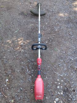 Milwaukee fuel power head with string trimmer attachment