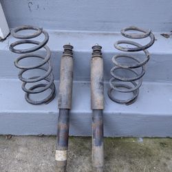 4Runner 5th Gen rear Coil Springs & Shock Absorbers