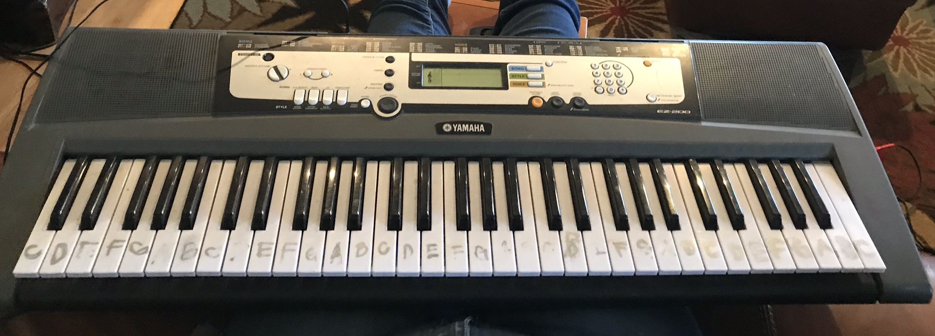 Lighted Yamaha learning keyboard First $70, gets it. Ez-200