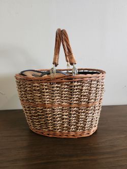 Hand-woven Wicker Basket Picnic Cooler Thermal Insulated Foil Lining Lunch Box  Beach