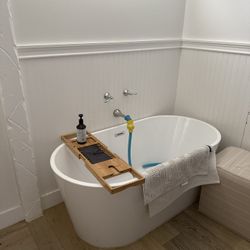 Acrylic Freestanding Tub 59” X 30”