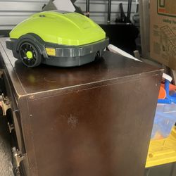 California king Bed Frame, Pool Cleaner