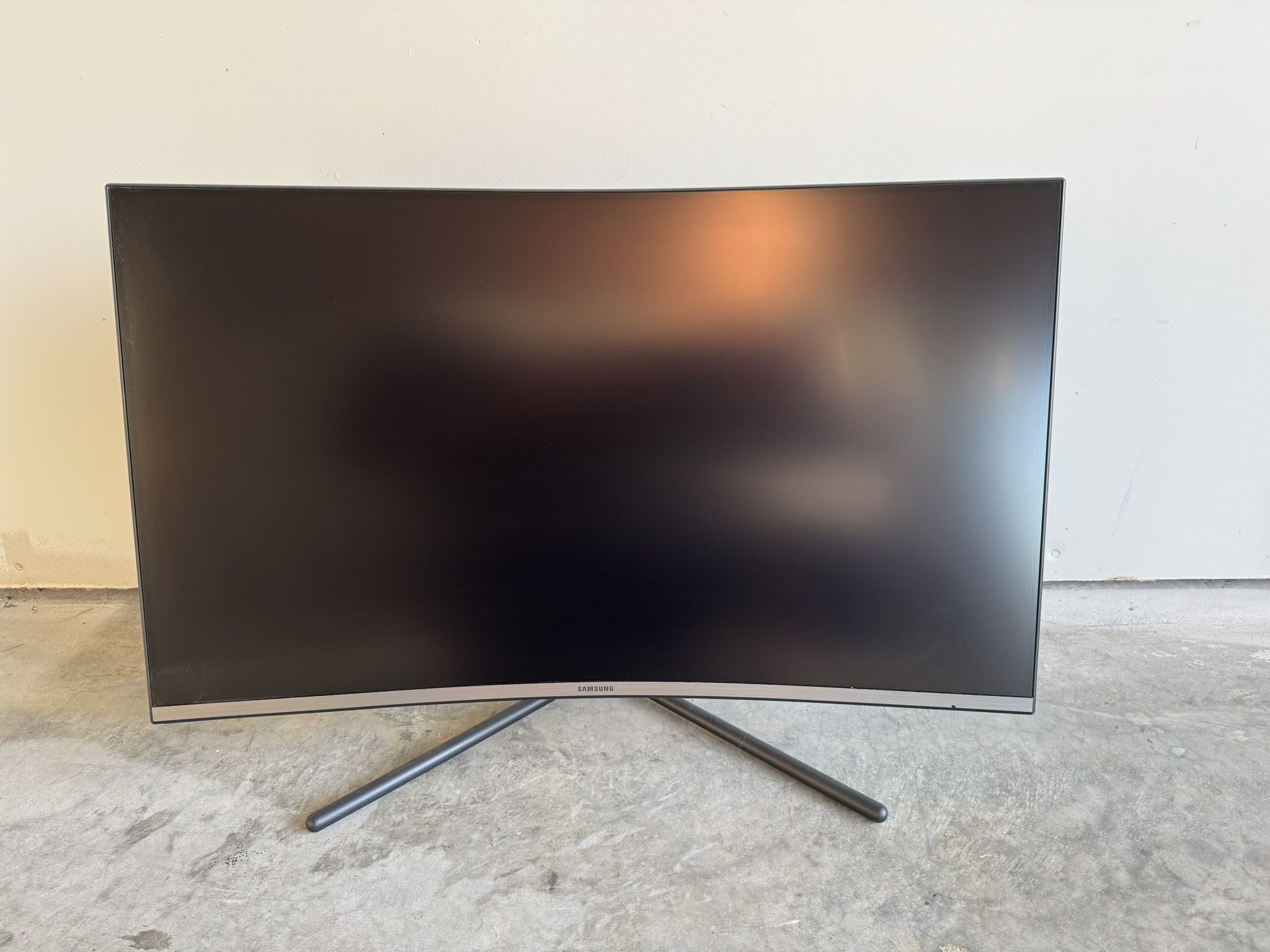 32’’ Curves 4k Monitor