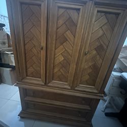 Vintage High End Drexel Heritage Armoire 