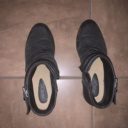 Women Size 7 1/2 Black Buckle Boots