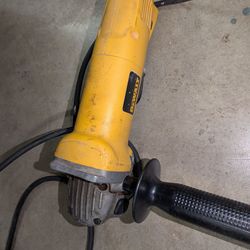 DeWalt angle grinder d28402