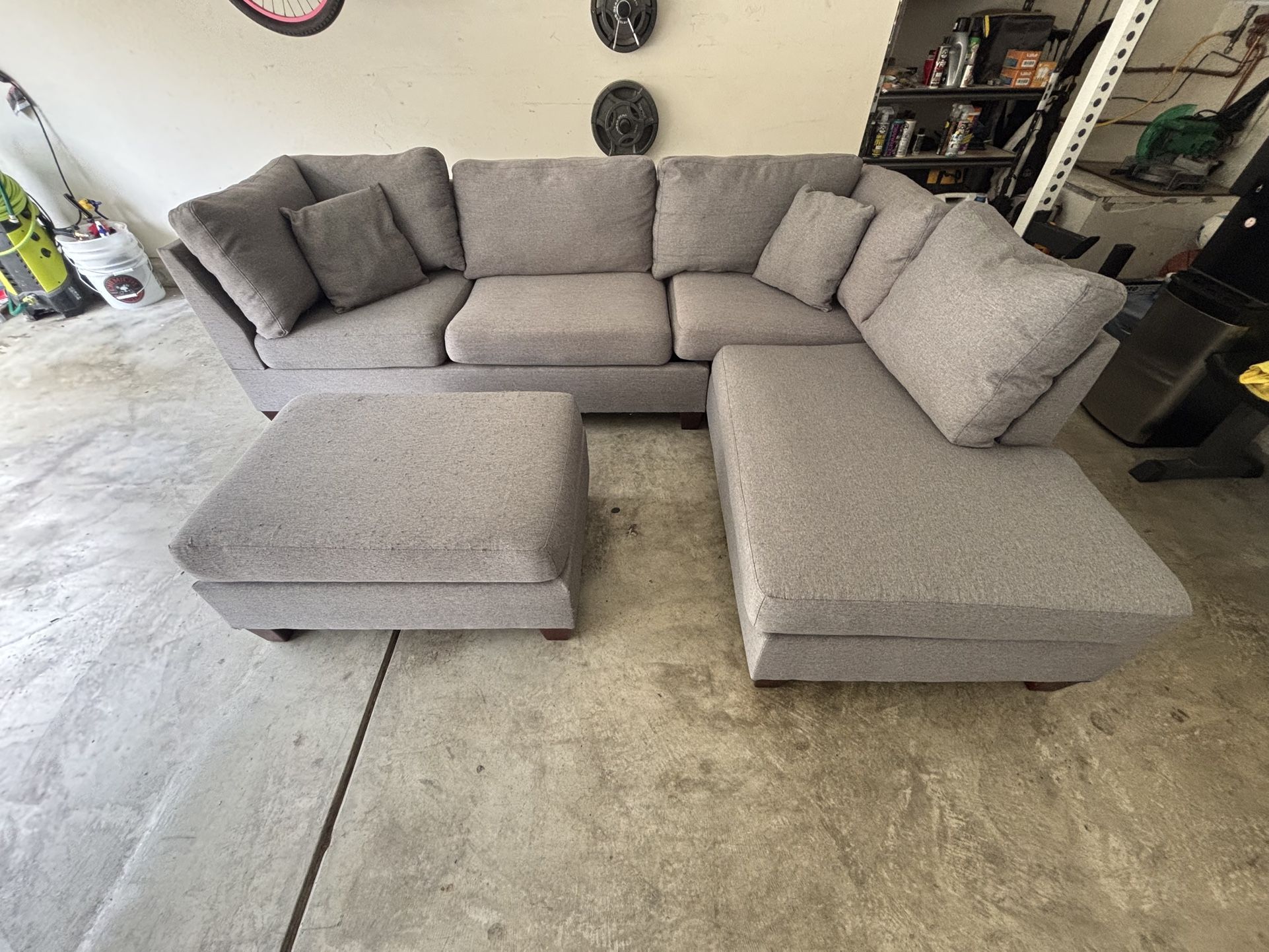 Gray Soda With Ottoman