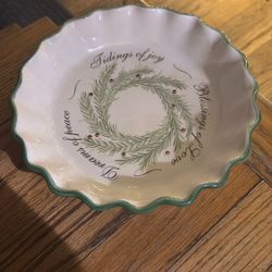 A Holiday Theme Pie Dish