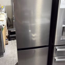 Bottom Freezer Refrigerator 