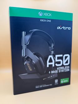 ASTRO A50 WIRELESS GAMING HEADSET AND BASE STATION USED