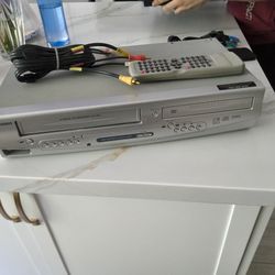 Sylvania VHS and DVD combo compact disk Dolby Digital