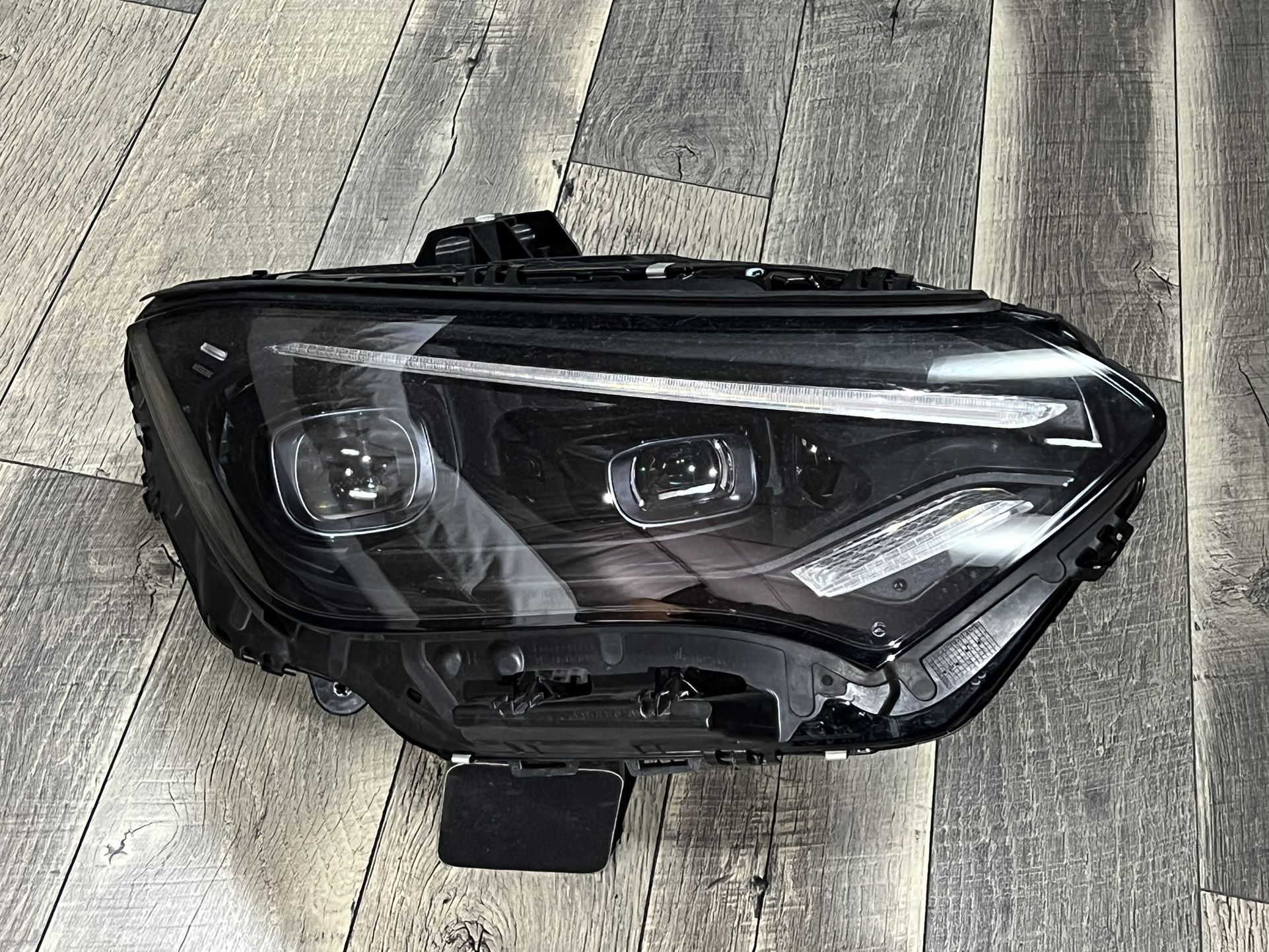 2023-2024 MERCEDES EQE350 EQE500 RIGHT LED HEADLIGHT BARE OEM