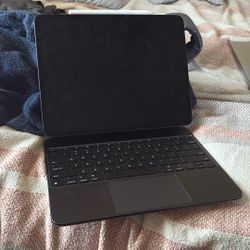 13” iPad Pro M4 W/ Apple Pencil Pro And Apple Magic Keyboard 