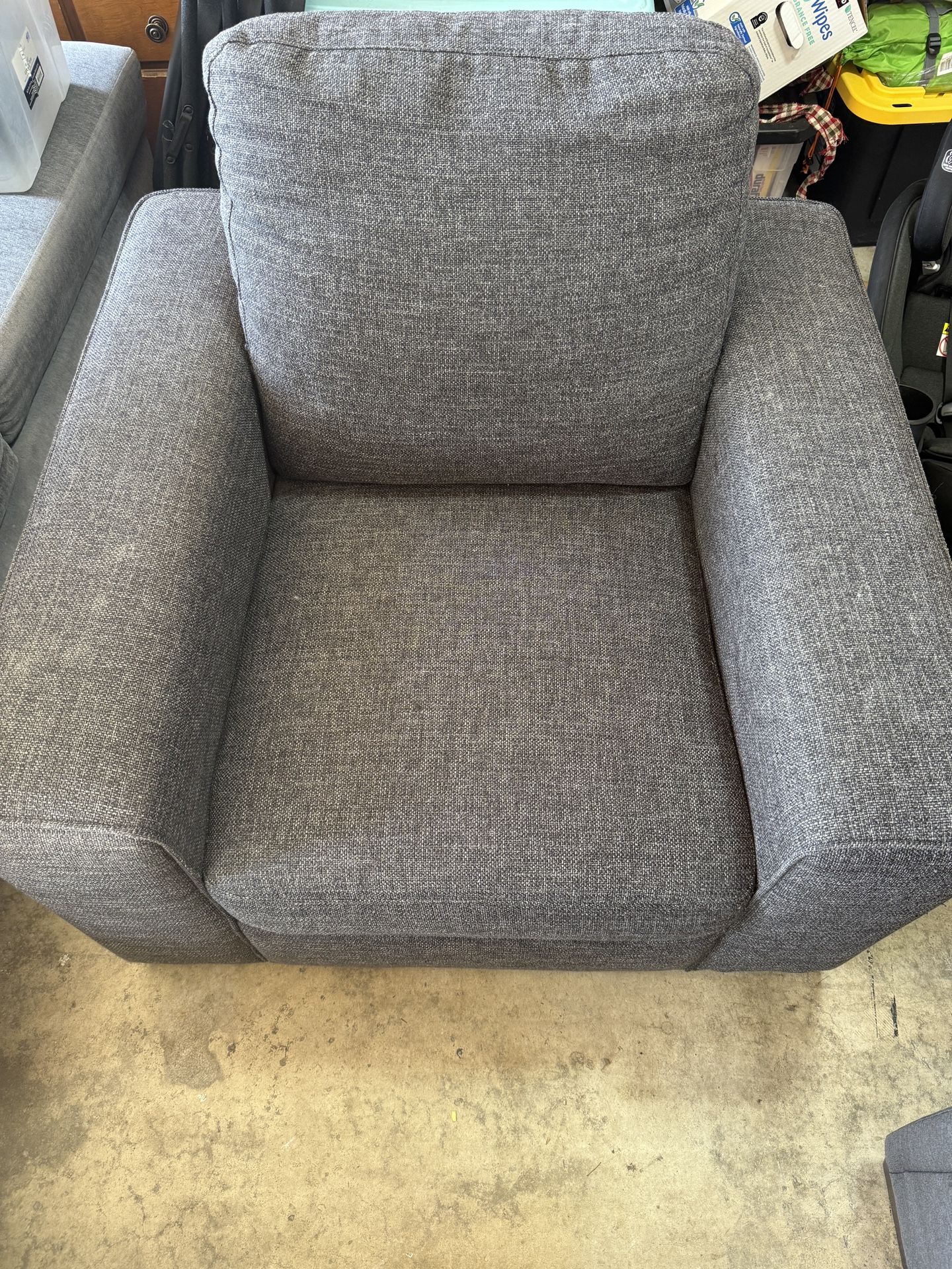 Oversized Gray Armchair – Like New