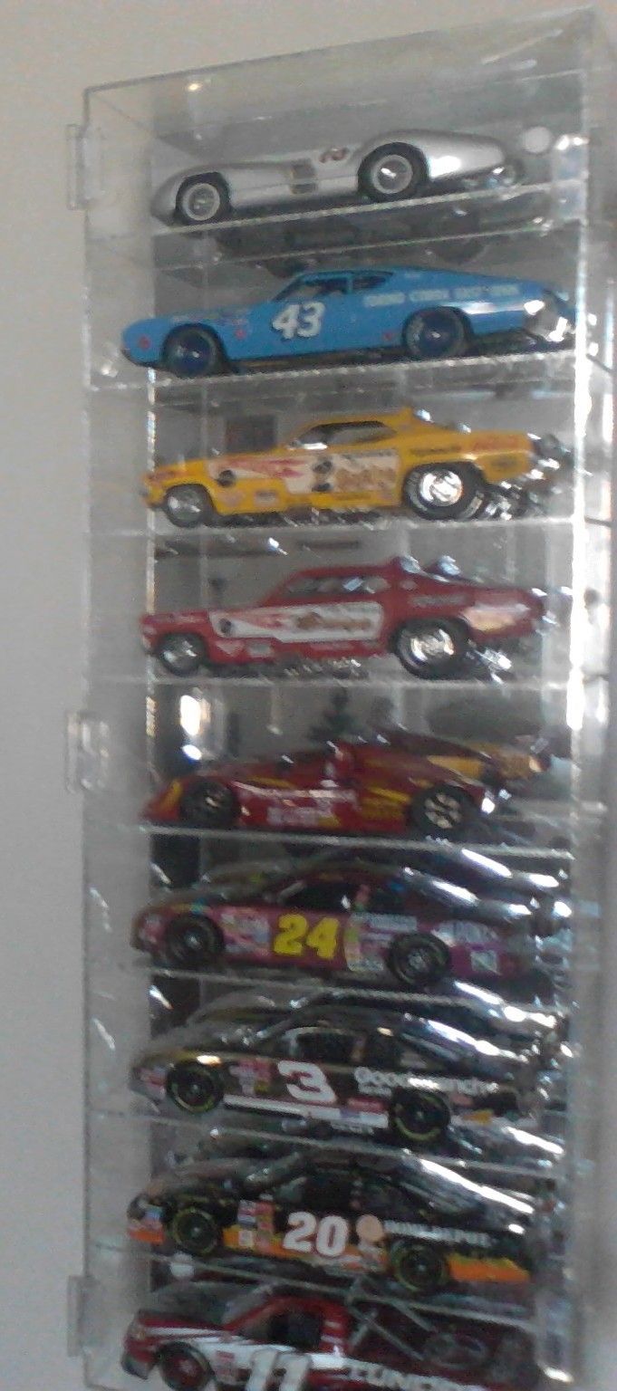 Acrylic Wall Mount Display Case 1:24 Scale