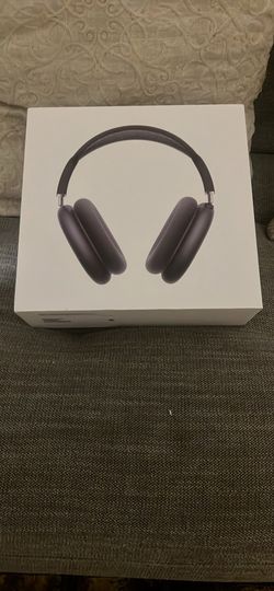AirPod maxes black