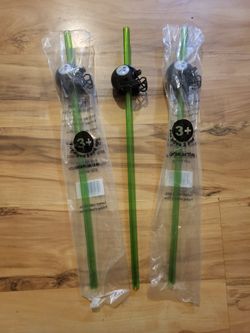 New In Package Discontinued NFL Officially Licensed Pittsburgh Steelers Football Helmet Reusable Straws! Green Straw With Black Helmet!

