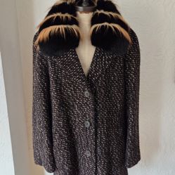 Wool Alpace Blend Coat With Fox Fur Collar Size 12 NO OFFERS 
