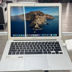 MacBook Air 2014  13-inch Display  Intel Core i5 4 GB Ram, 250GB Storage Comes With Charger  