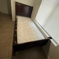 Beautiful Twin Bed With Mattress 