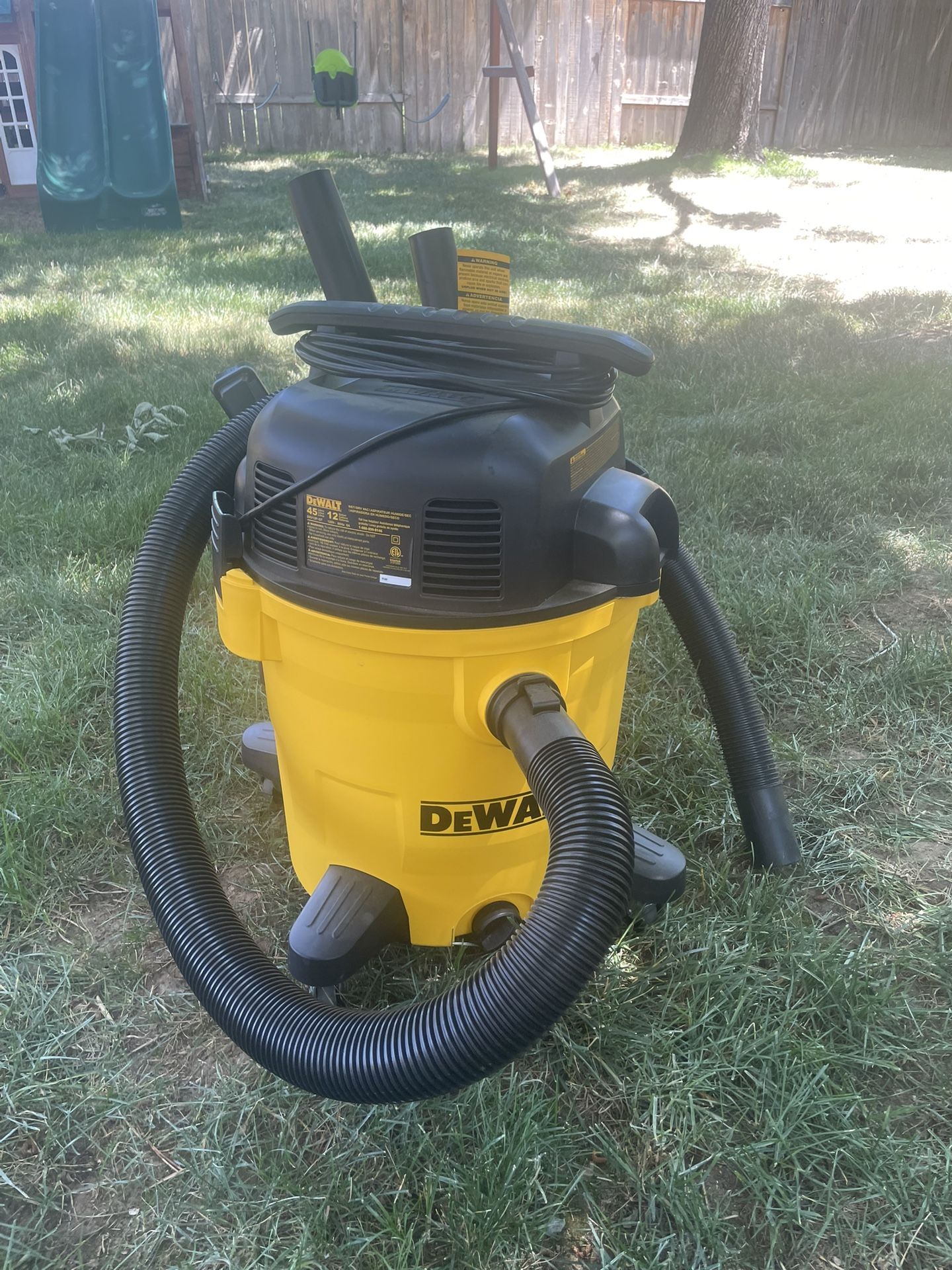 Heavy-Duty DeWalt 12 Gal Wet/Dry Shop Vac – Tough & Ready! 💪