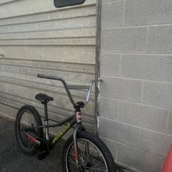 20 Inch Specialized READ DISCIPTION