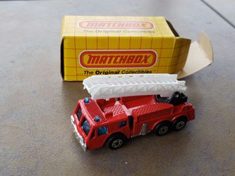 Vintage 1982 Matchbox FIRE ENGINE Mattel truck With Yellow Ladder